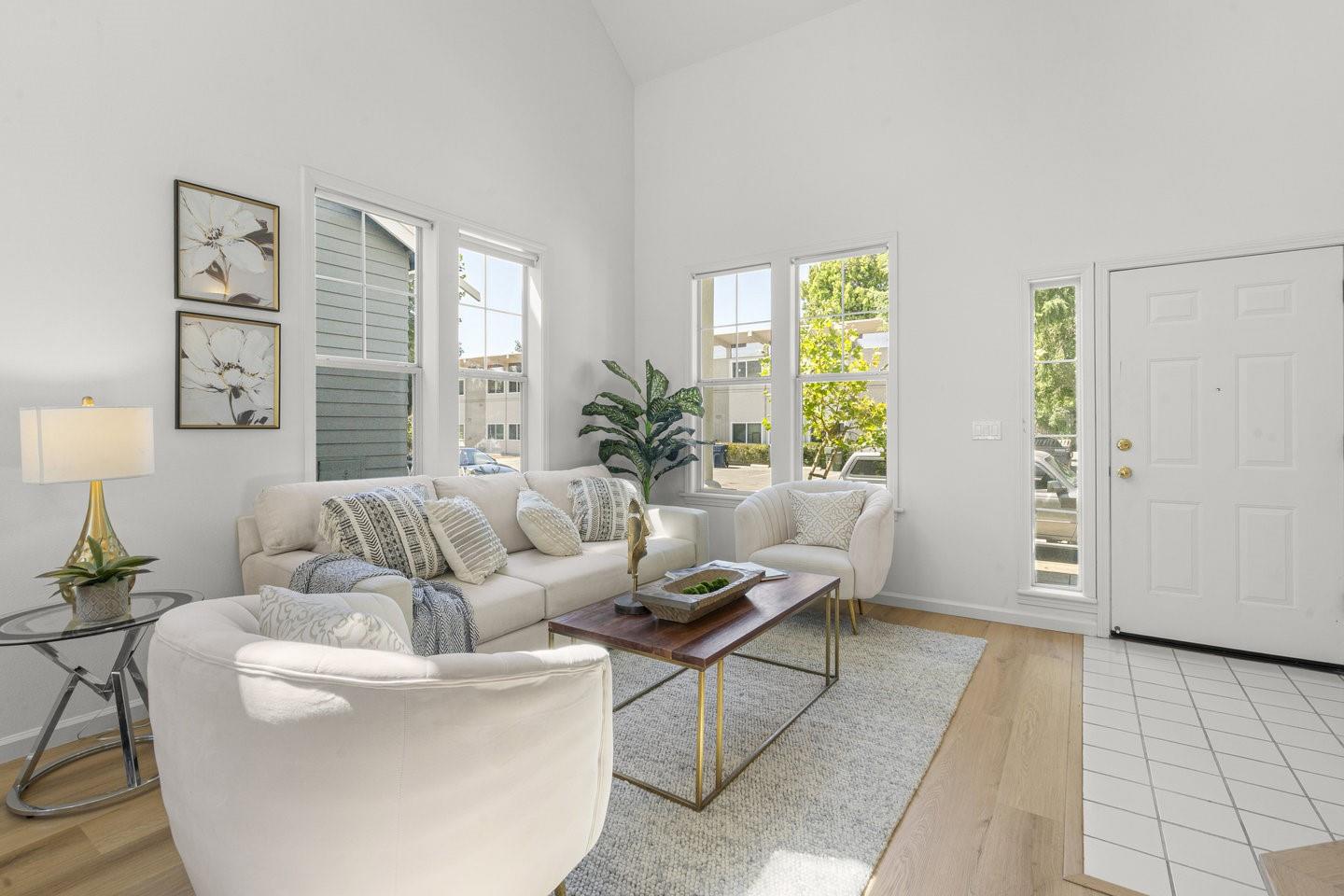 Detail Gallery Image 12 of 51 For 87 Chester Cir, Los Altos,  CA 94022 - 3 Beds | 2/1 Baths