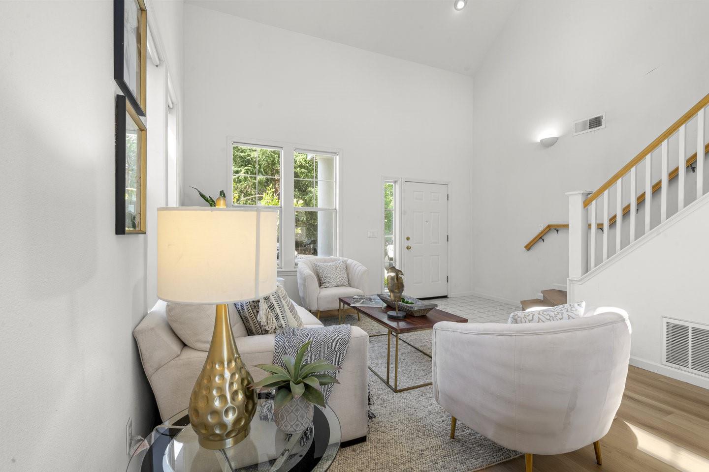 Detail Gallery Image 13 of 51 For 87 Chester Cir, Los Altos,  CA 94022 - 3 Beds | 2/1 Baths