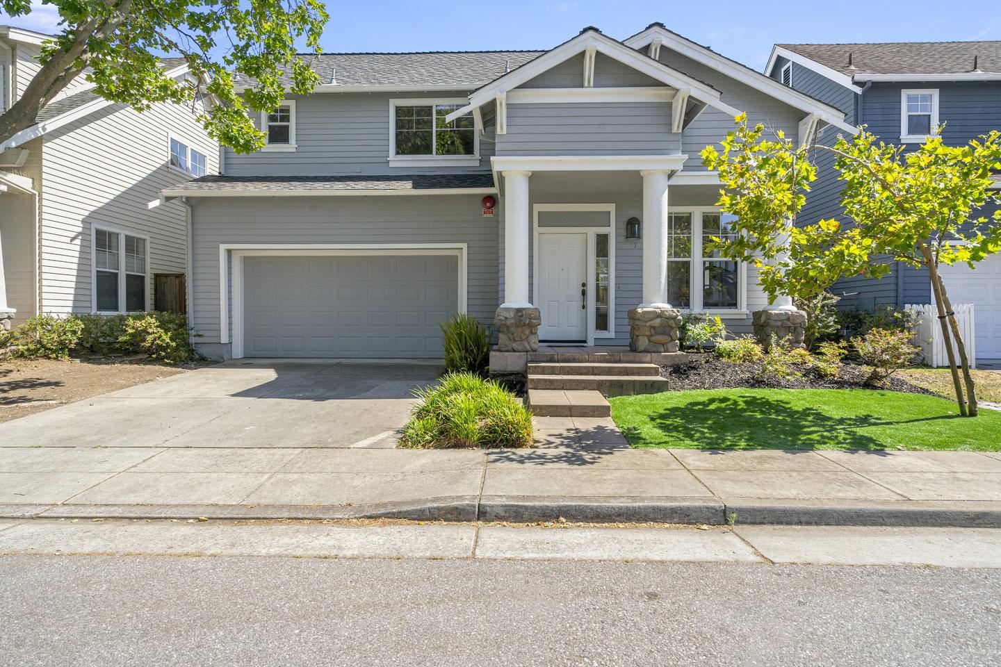 Detail Gallery Image 2 of 51 For 87 Chester Cir, Los Altos,  CA 94022 - 3 Beds | 2/1 Baths