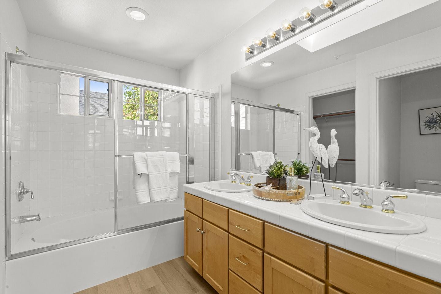 Detail Gallery Image 28 of 51 For 87 Chester Cir, Los Altos,  CA 94022 - 3 Beds | 2/1 Baths