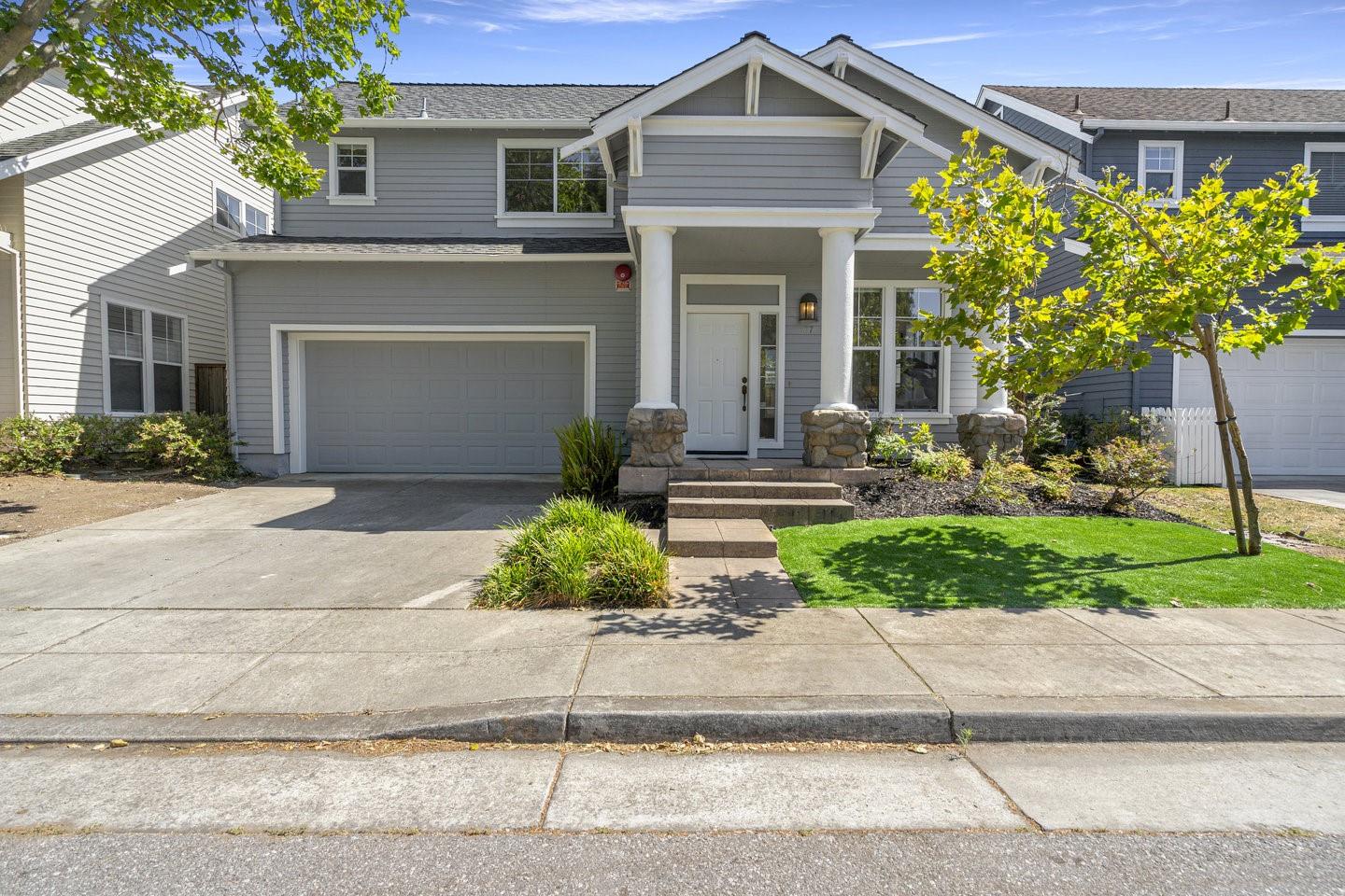 Detail Gallery Image 3 of 51 For 87 Chester Cir, Los Altos,  CA 94022 - 3 Beds | 2/1 Baths