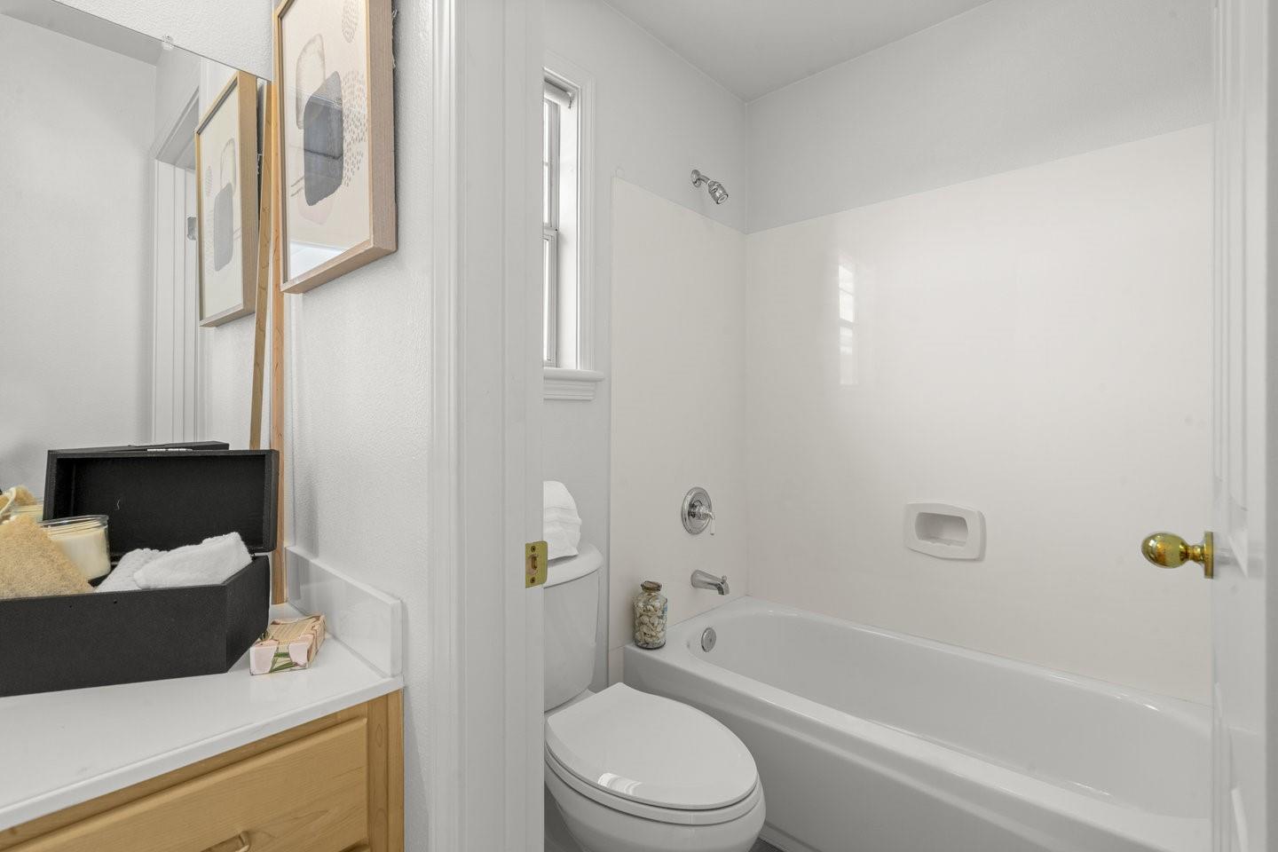 Detail Gallery Image 38 of 51 For 87 Chester Cir, Los Altos,  CA 94022 - 3 Beds | 2/1 Baths