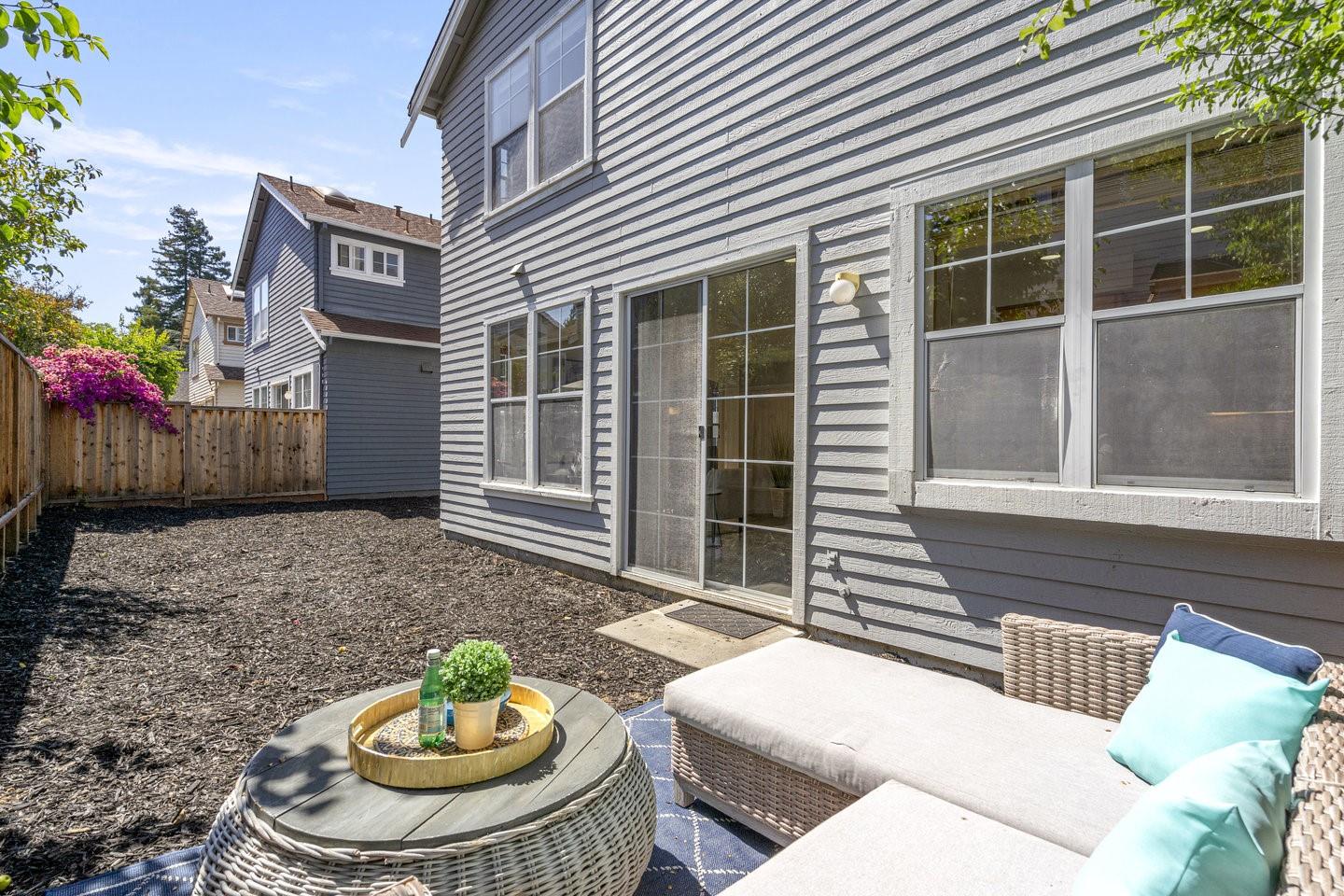 Detail Gallery Image 46 of 51 For 87 Chester Cir, Los Altos,  CA 94022 - 3 Beds | 2/1 Baths