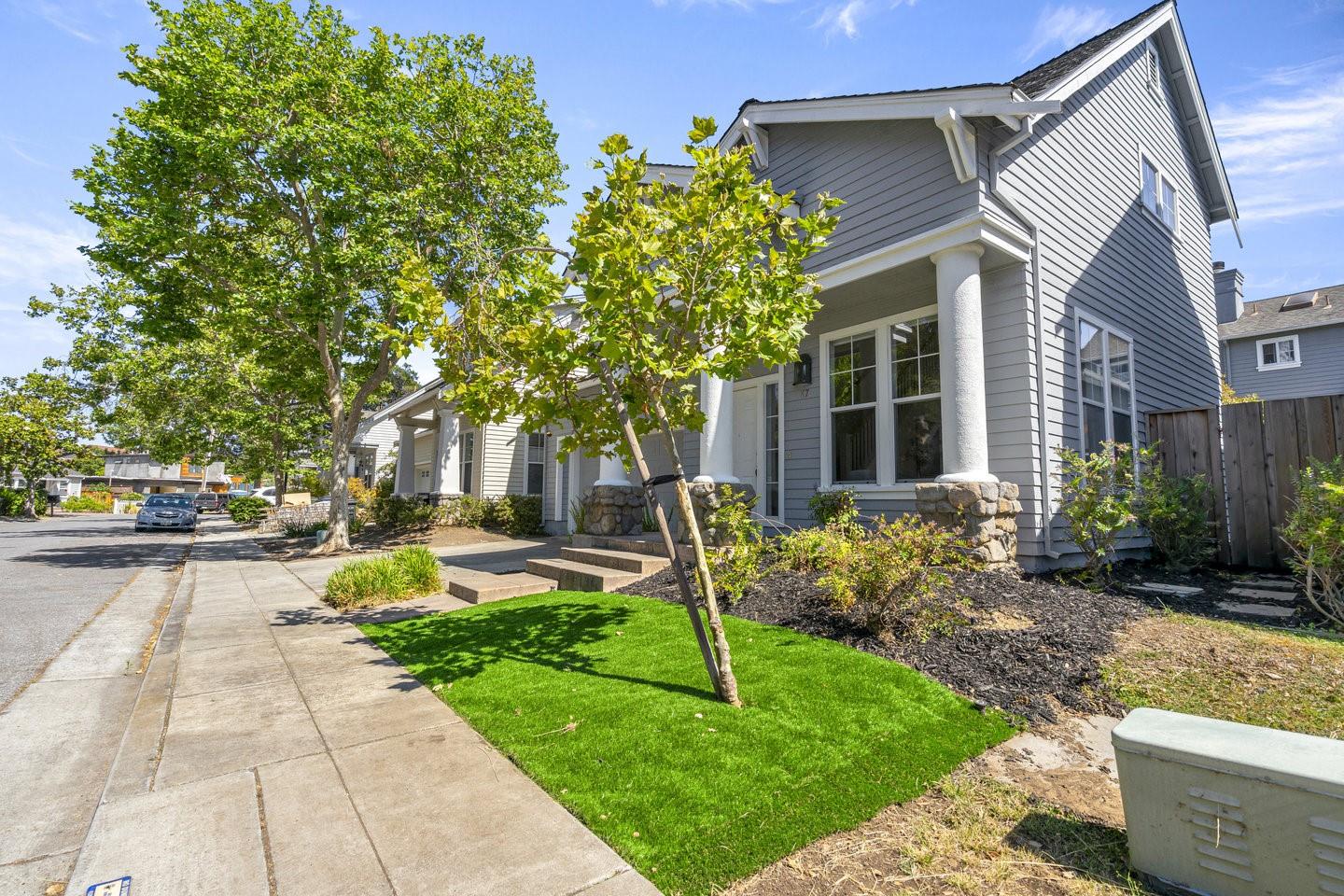 Detail Gallery Image 8 of 51 For 87 Chester Cir, Los Altos,  CA 94022 - 3 Beds | 2/1 Baths