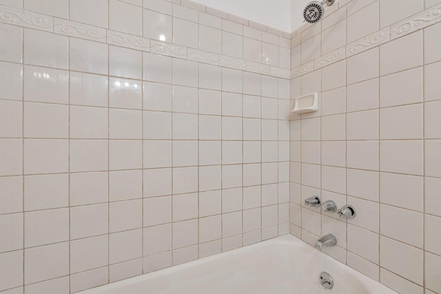 Detail Gallery Image 20 of 26 For 1015 Valota Rd, Redwood City,  CA 94061 - 2 Beds | 1 Baths