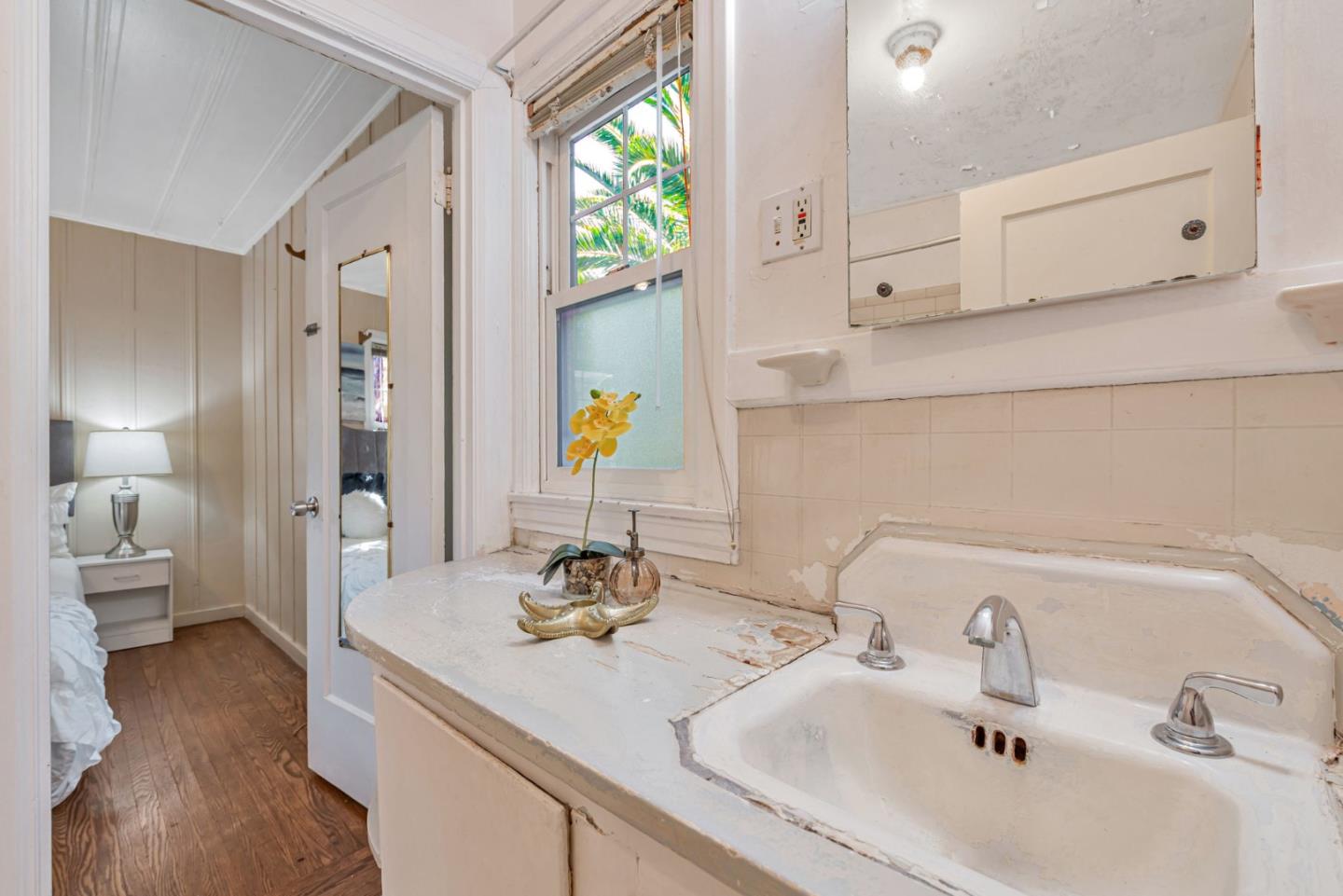Detail Gallery Image 21 of 26 For 1015 Valota Rd, Redwood City,  CA 94061 - 2 Beds | 1 Baths