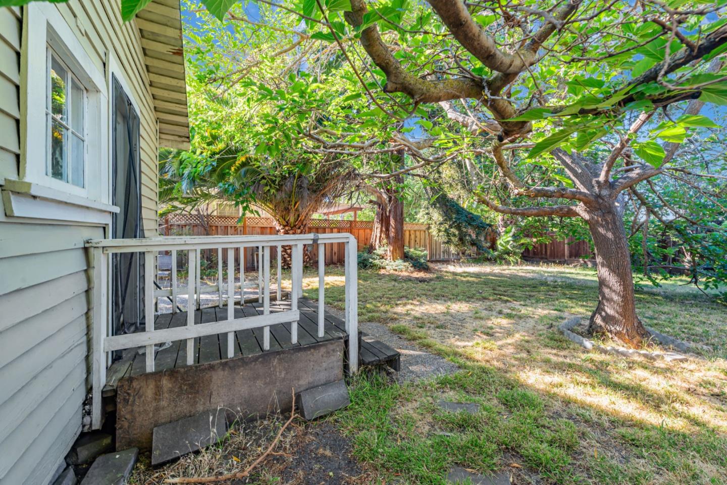 Detail Gallery Image 22 of 26 For 1015 Valota Rd, Redwood City,  CA 94061 - 2 Beds | 1 Baths