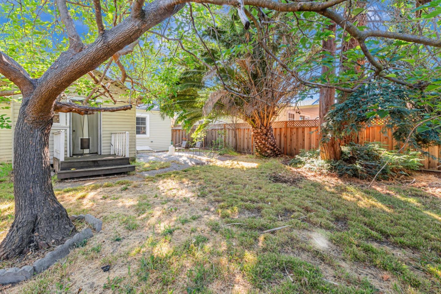 Detail Gallery Image 24 of 26 For 1015 Valota Rd, Redwood City,  CA 94061 - 2 Beds | 1 Baths