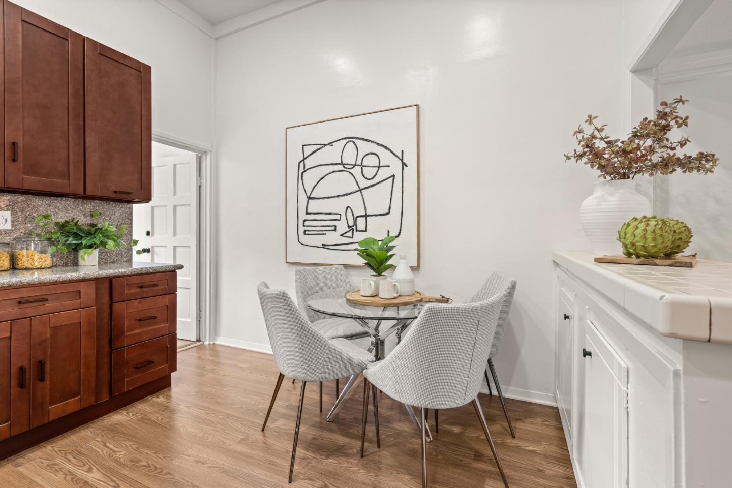 Detail Gallery Image 17 of 64 For 1338 York St, San Francisco,  CA 94110 - 3 Beds | 1 Baths