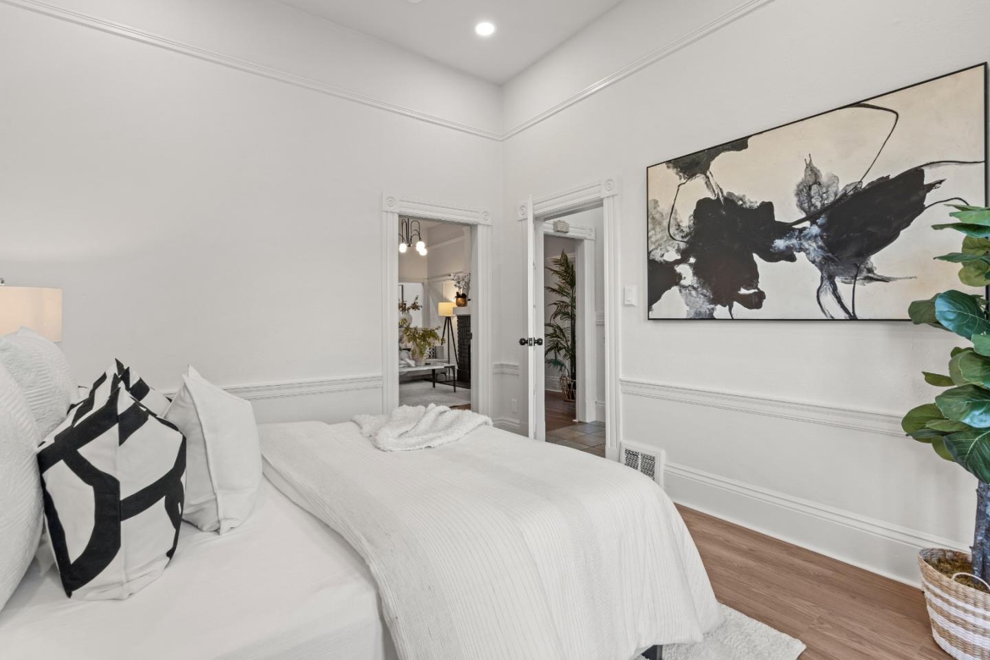 Detail Gallery Image 21 of 64 For 1338 York St, San Francisco,  CA 94110 - 3 Beds | 1 Baths