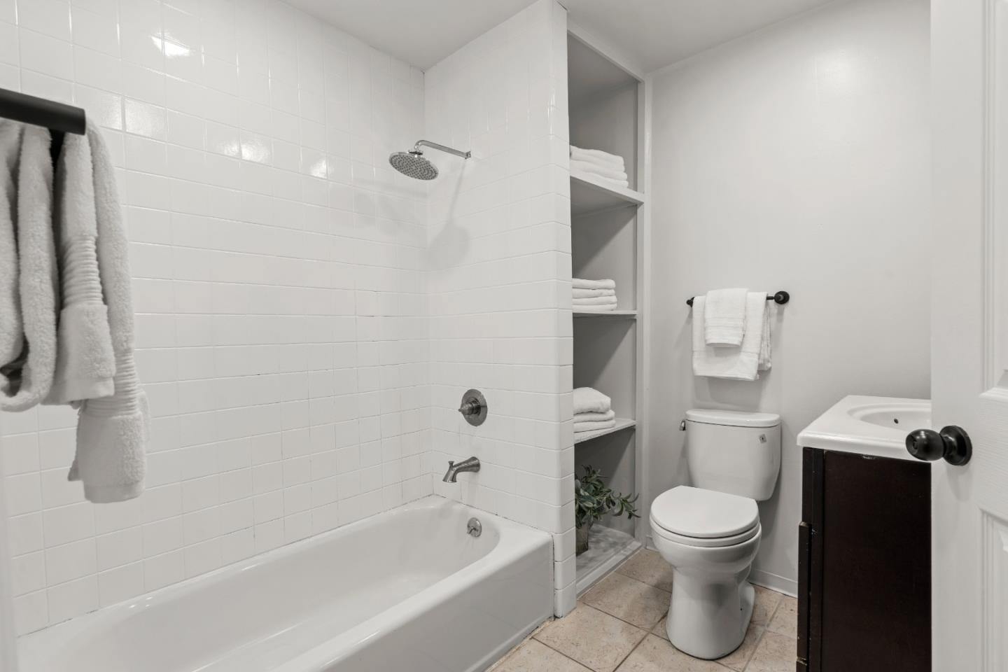 Detail Gallery Image 27 of 64 For 1338 York St, San Francisco,  CA 94110 - 3 Beds | 1 Baths