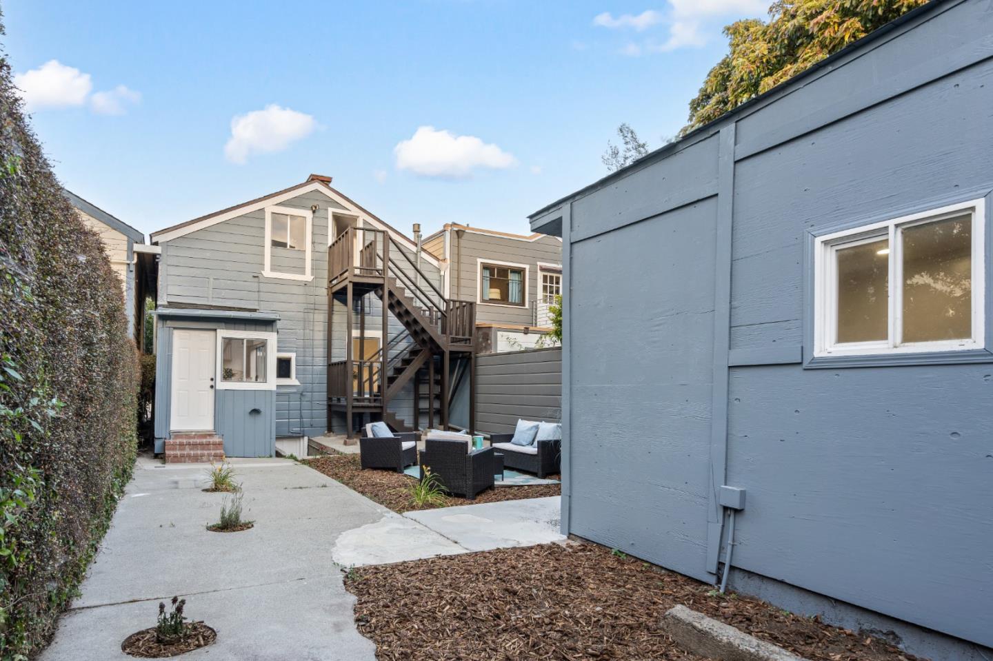 Detail Gallery Image 33 of 64 For 1338 York St, San Francisco,  CA 94110 - 3 Beds | 1 Baths