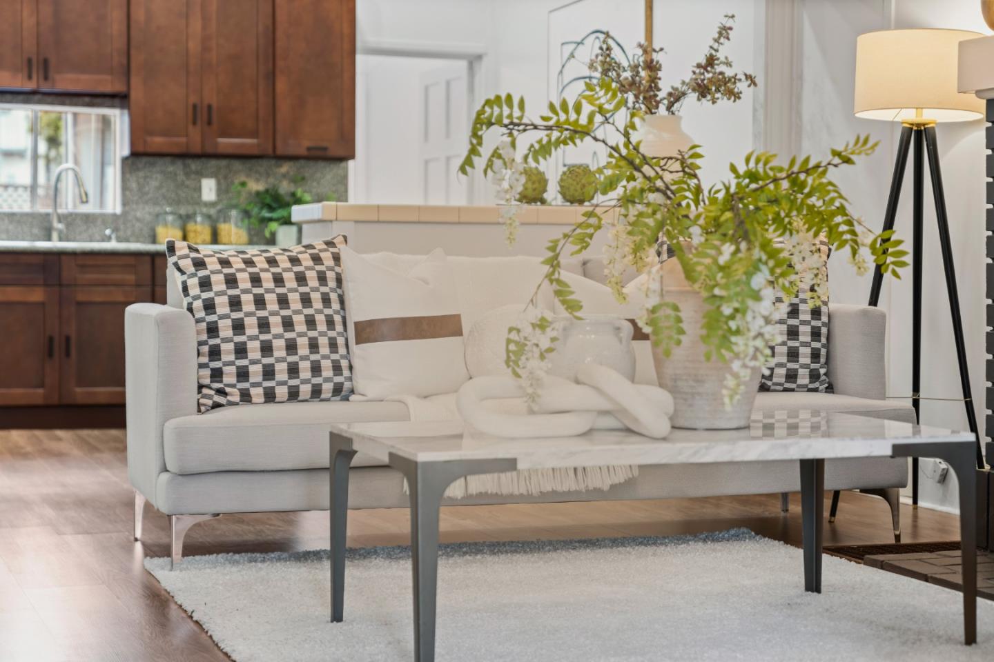 Detail Gallery Image 6 of 64 For 1338 York St, San Francisco,  CA 94110 - 3 Beds | 1 Baths