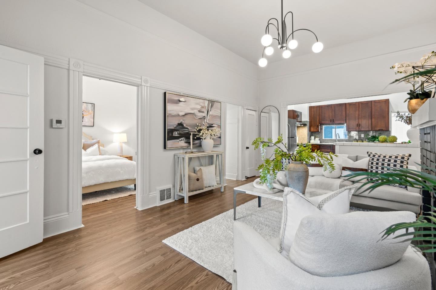 Detail Gallery Image 7 of 64 For 1338 York St, San Francisco,  CA 94110 - 3 Beds | 1 Baths