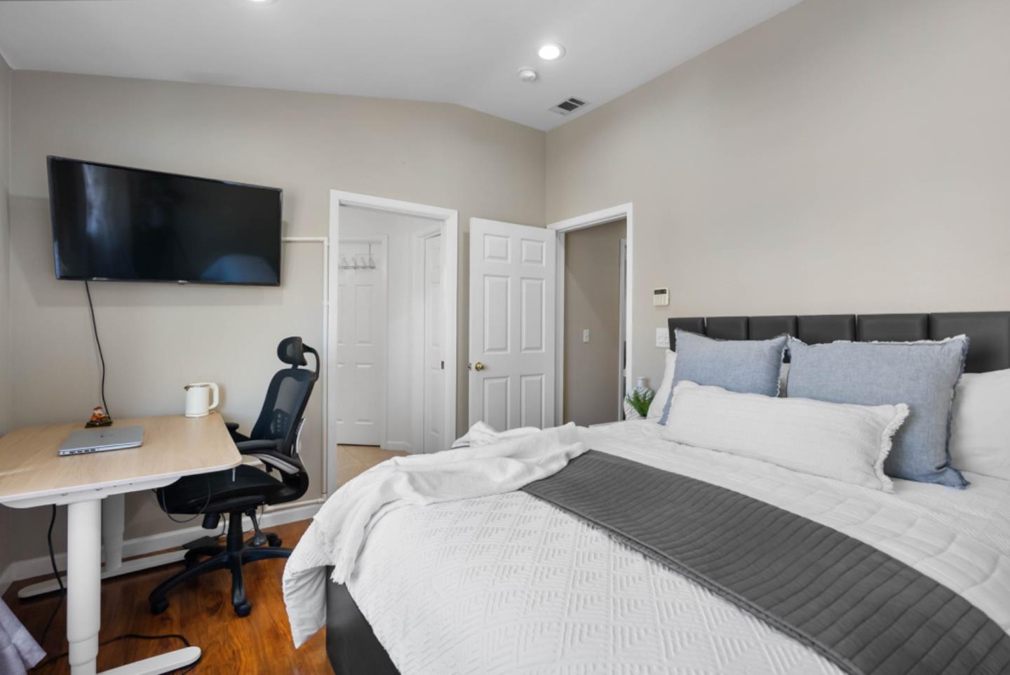 Detail Gallery Image 23 of 40 For 3454 Dayton Cmn, Fremont,  CA 94538 - 2 Beds | 2/1 Baths