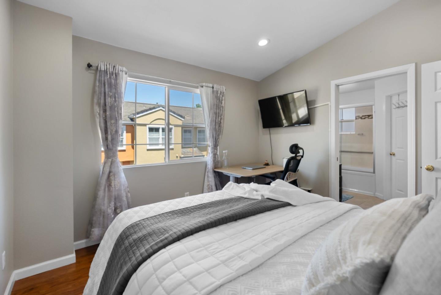 Detail Gallery Image 25 of 40 For 3454 Dayton Cmn, Fremont,  CA 94538 - 2 Beds | 2/1 Baths