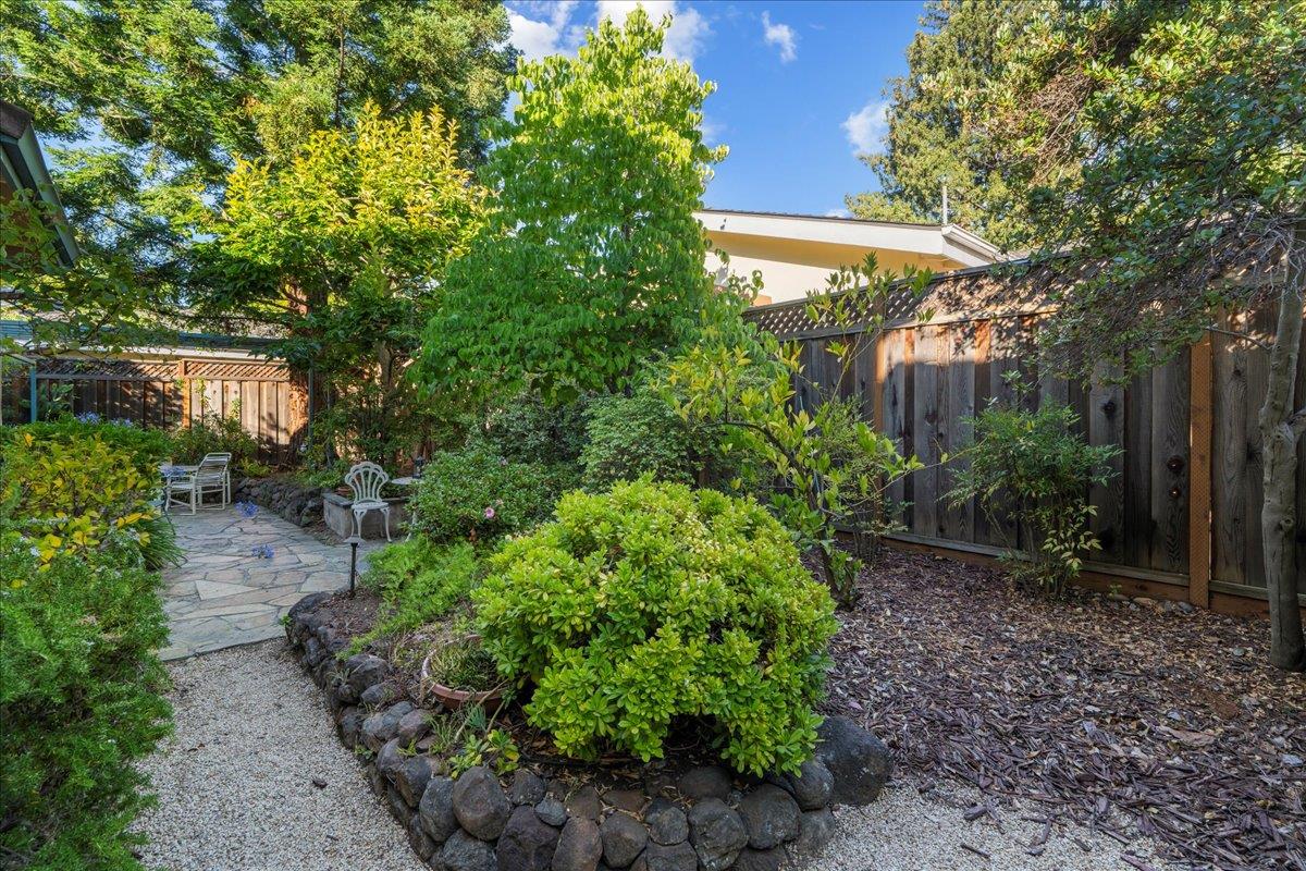 Detail Gallery Image 33 of 37 For 4173 El Camino Real #13,  Palo Alto,  CA 94306 - 3 Beds | 3 Baths