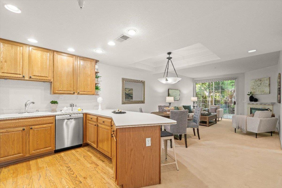 Detail Gallery Image 5 of 37 For 4173 El Camino Real #13,  Palo Alto,  CA 94306 - 3 Beds | 3 Baths