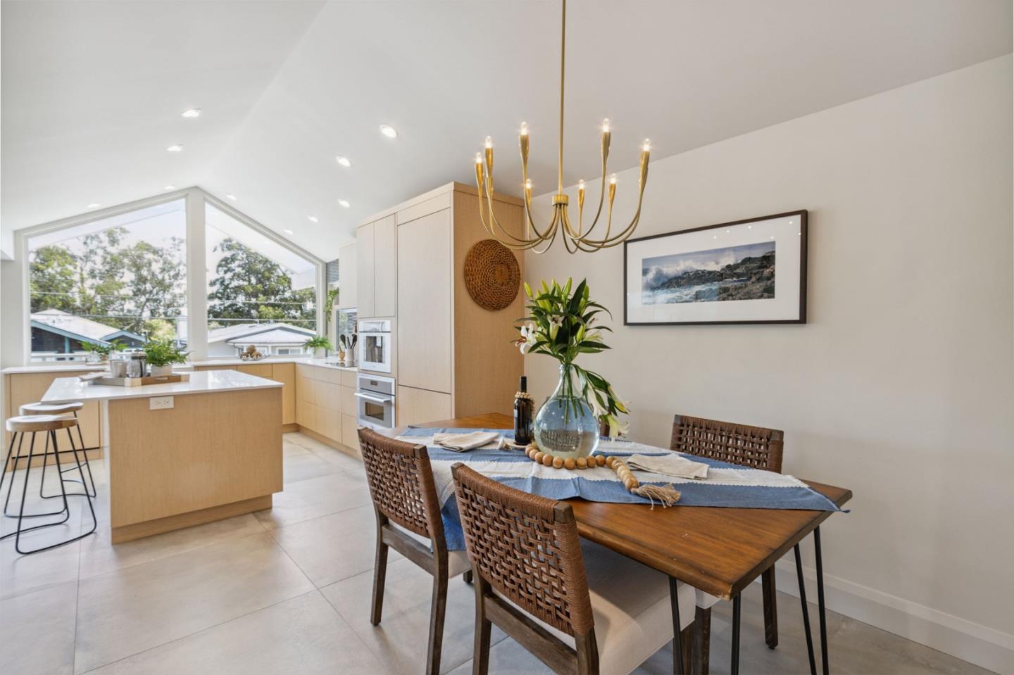 Detail Gallery Image 11 of 51 For 237 21st Ave, Santa Cruz,  CA 95062 - 3 Beds | 2 Baths