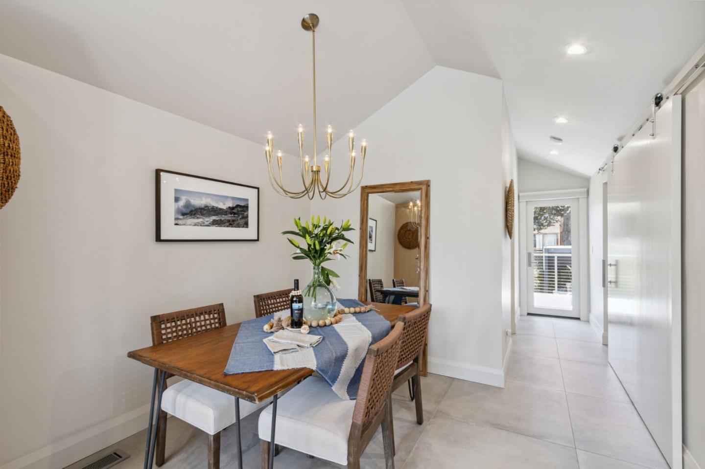 Detail Gallery Image 12 of 51 For 237 21st Ave, Santa Cruz,  CA 95062 - 3 Beds | 2 Baths