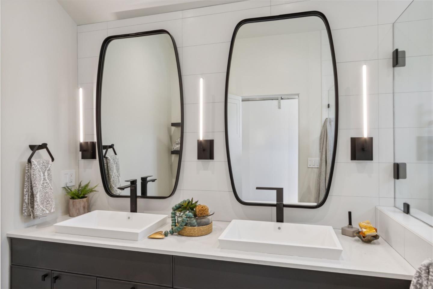 Detail Gallery Image 13 of 51 For 237 21st Ave, Santa Cruz,  CA 95062 - 3 Beds | 2 Baths