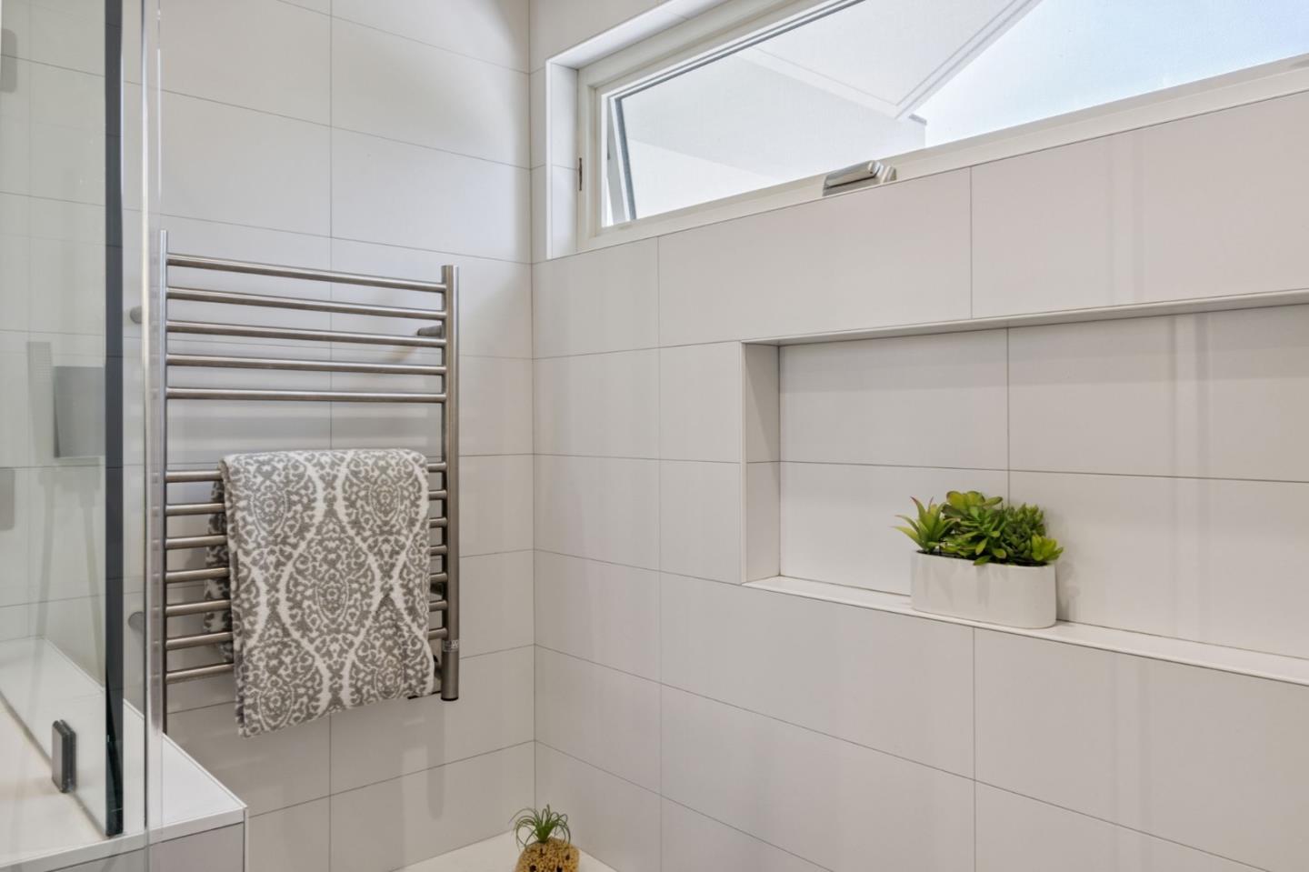 Detail Gallery Image 15 of 51 For 237 21st Ave, Santa Cruz,  CA 95062 - 3 Beds | 2 Baths