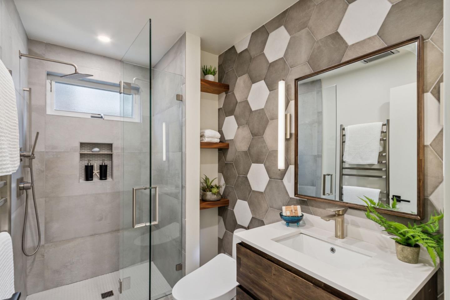Detail Gallery Image 25 of 51 For 237 21st Ave, Santa Cruz,  CA 95062 - 3 Beds | 2 Baths