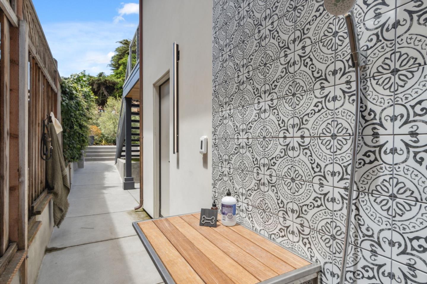 Detail Gallery Image 29 of 51 For 237 21st Ave, Santa Cruz,  CA 95062 - 3 Beds | 2 Baths