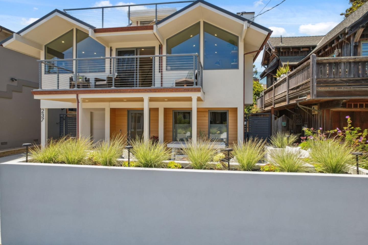 Detail Gallery Image 37 of 51 For 237 21st Ave, Santa Cruz,  CA 95062 - 3 Beds | 2 Baths