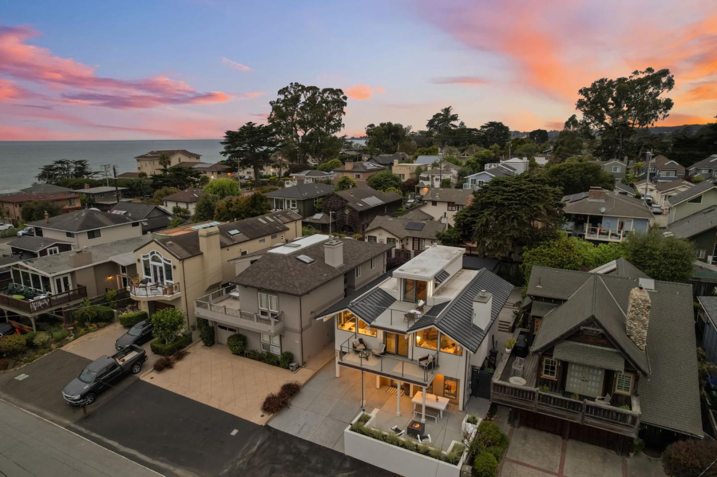 Detail Gallery Image 44 of 51 For 237 21st Ave, Santa Cruz,  CA 95062 - 3 Beds | 2 Baths
