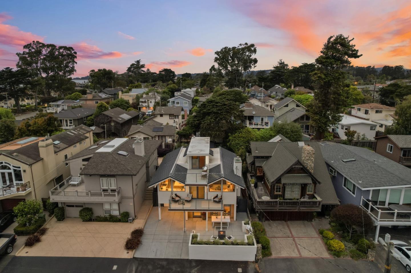Detail Gallery Image 45 of 51 For 237 21st Ave, Santa Cruz,  CA 95062 - 3 Beds | 2 Baths