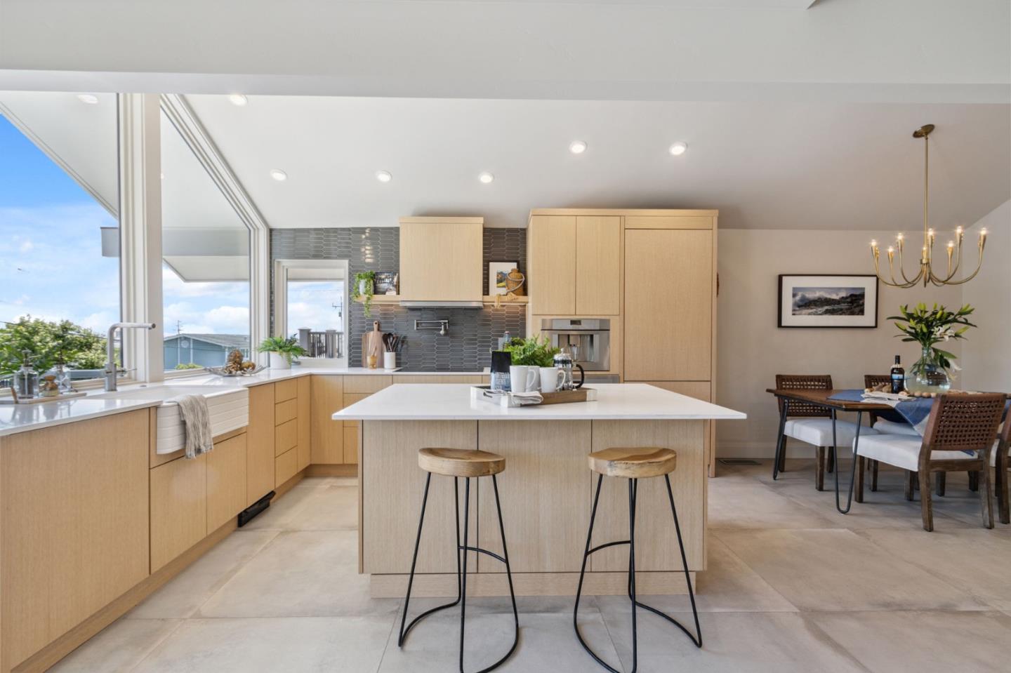Detail Gallery Image 7 of 51 For 237 21st Ave, Santa Cruz,  CA 95062 - 3 Beds | 2 Baths
