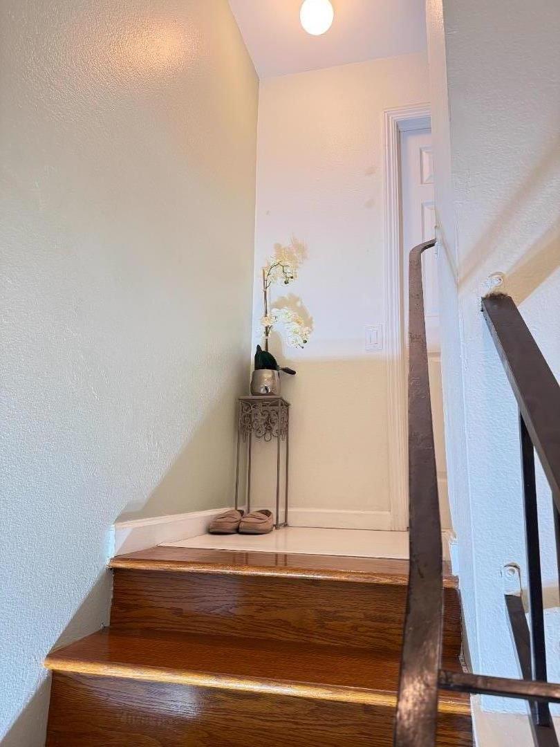 Detail Gallery Image 10 of 21 For 2701 Lone Bluff Way #18,  San Jose,  CA 95111 - 2 Beds | 1/1 Baths