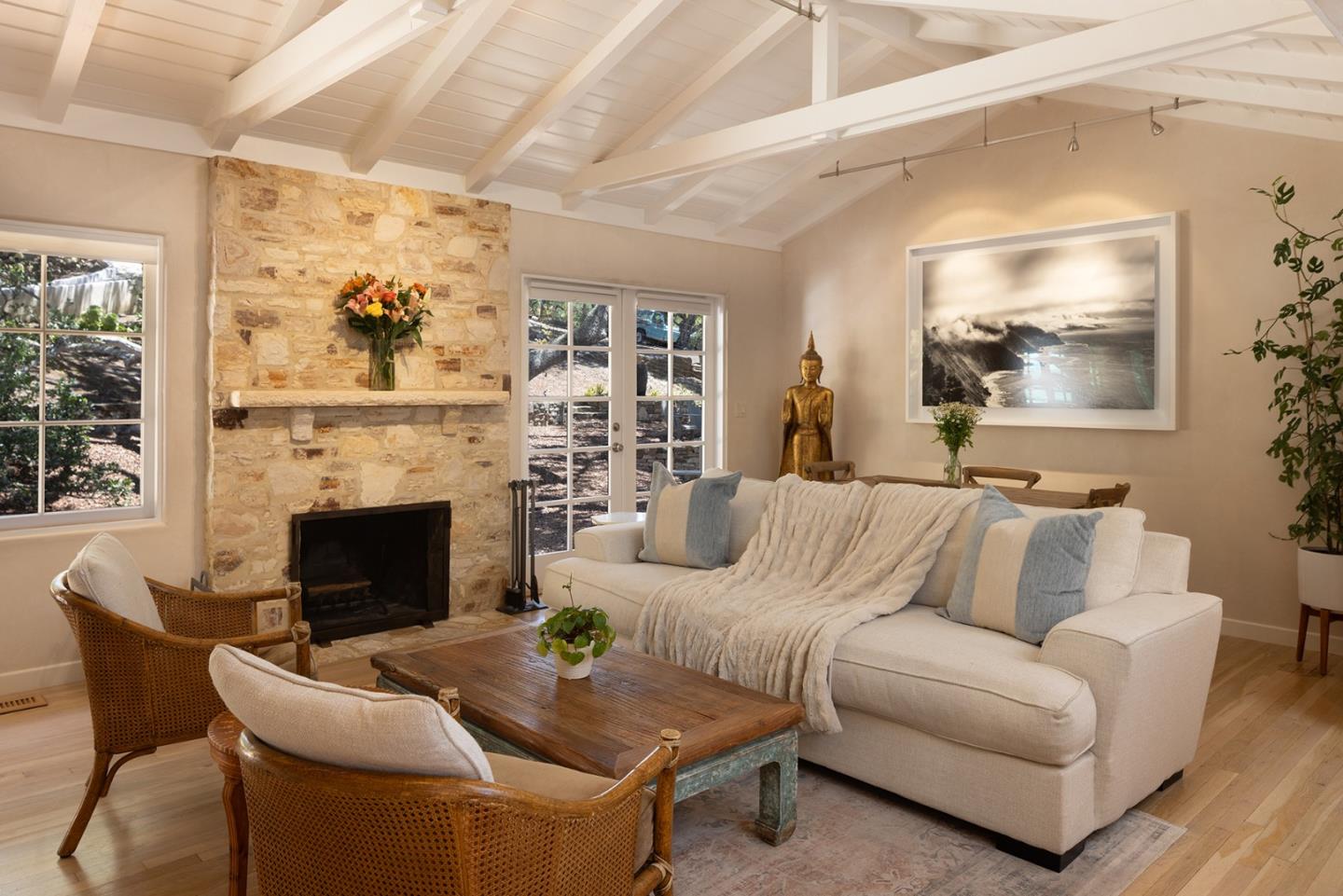 Detail Gallery Image 12 of 45 For 25524 Hatton Rd, Carmel,  CA 93923 - 5 Beds | 3 Baths