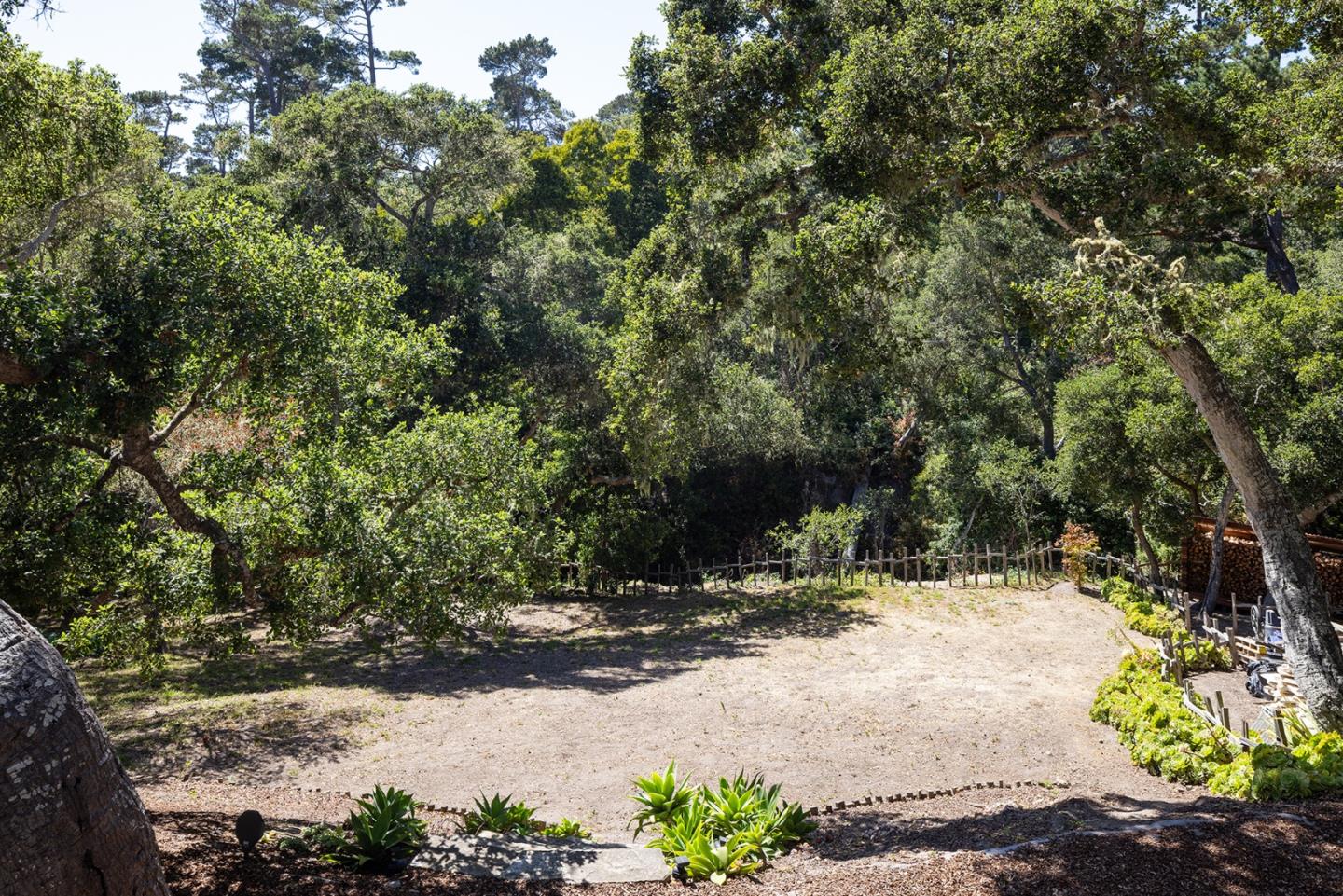 Detail Gallery Image 4 of 45 For 25524 Hatton Rd, Carmel,  CA 93923 - 5 Beds | 3 Baths