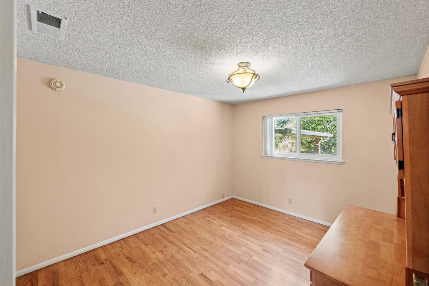 Detail Gallery Image 21 of 41 For 19060 Oak Heights Dr, Salinas,  CA 93907 - 3 Beds | 2 Baths