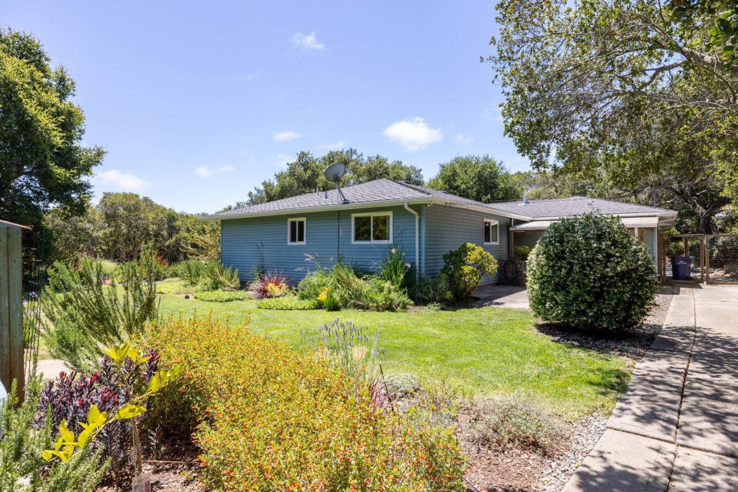 Detail Gallery Image 28 of 41 For 19060 Oak Heights Dr, Salinas,  CA 93907 - 3 Beds | 2 Baths