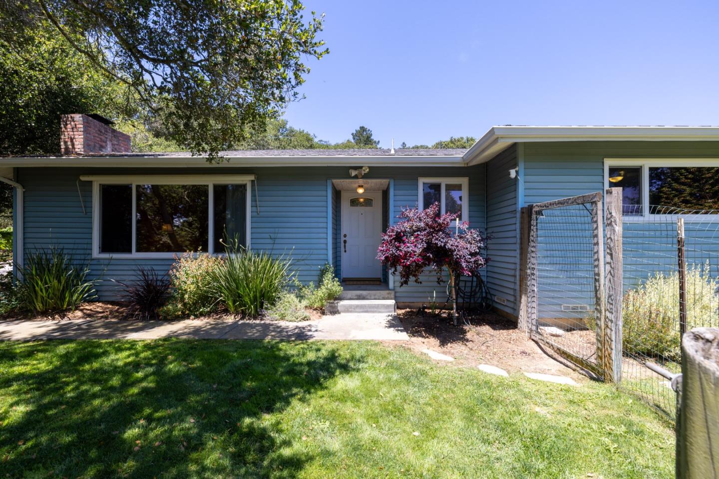 Detail Gallery Image 3 of 41 For 19060 Oak Heights Dr, Salinas,  CA 93907 - 3 Beds | 2 Baths