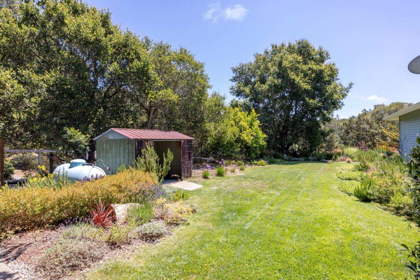 Detail Gallery Image 30 of 41 For 19060 Oak Heights Dr, Salinas,  CA 93907 - 3 Beds | 2 Baths