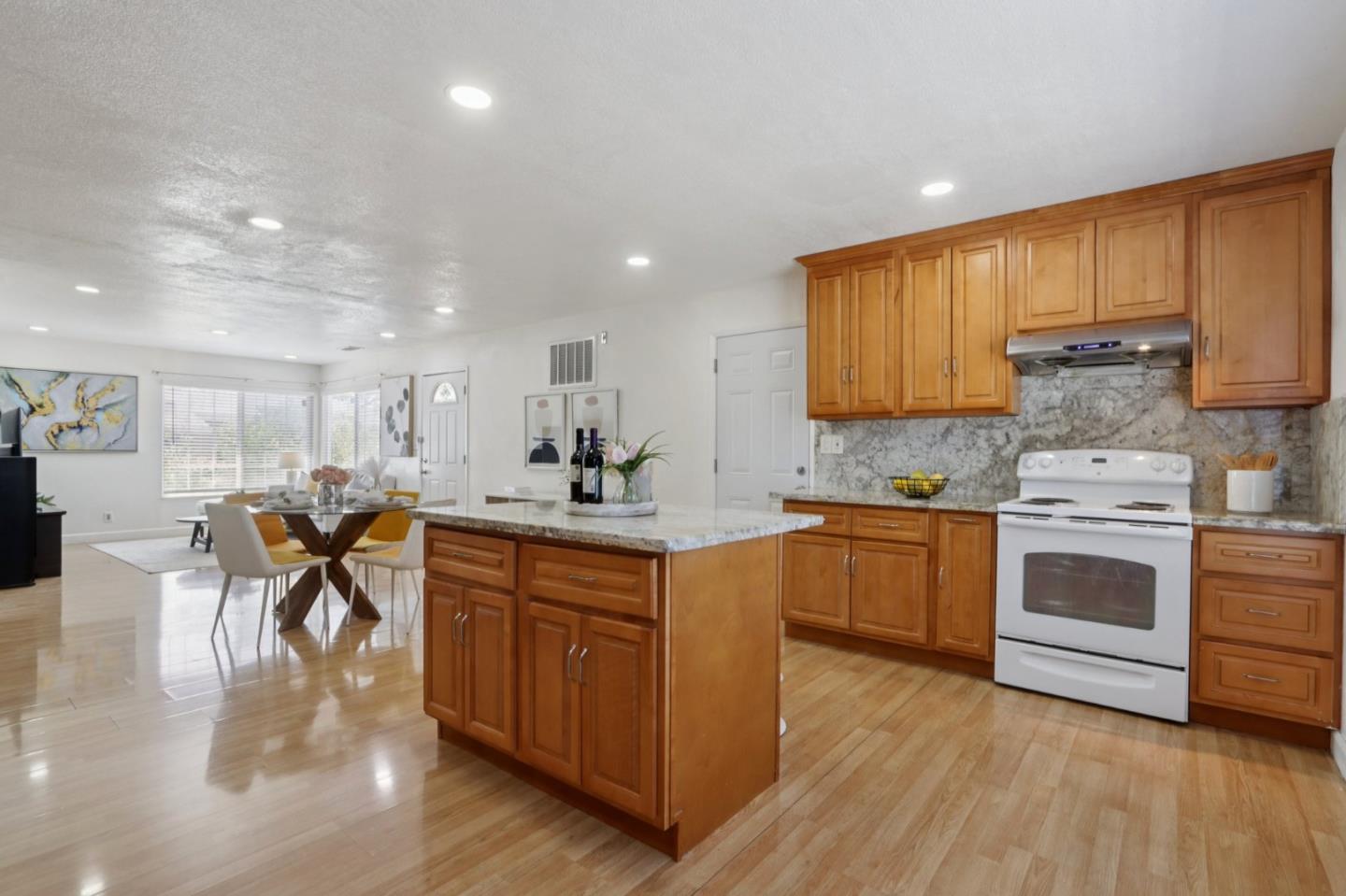 Detail Gallery Image 13 of 31 For 1672 Edsel Dr, Milpitas,  CA 95035 - 3 Beds | 2 Baths