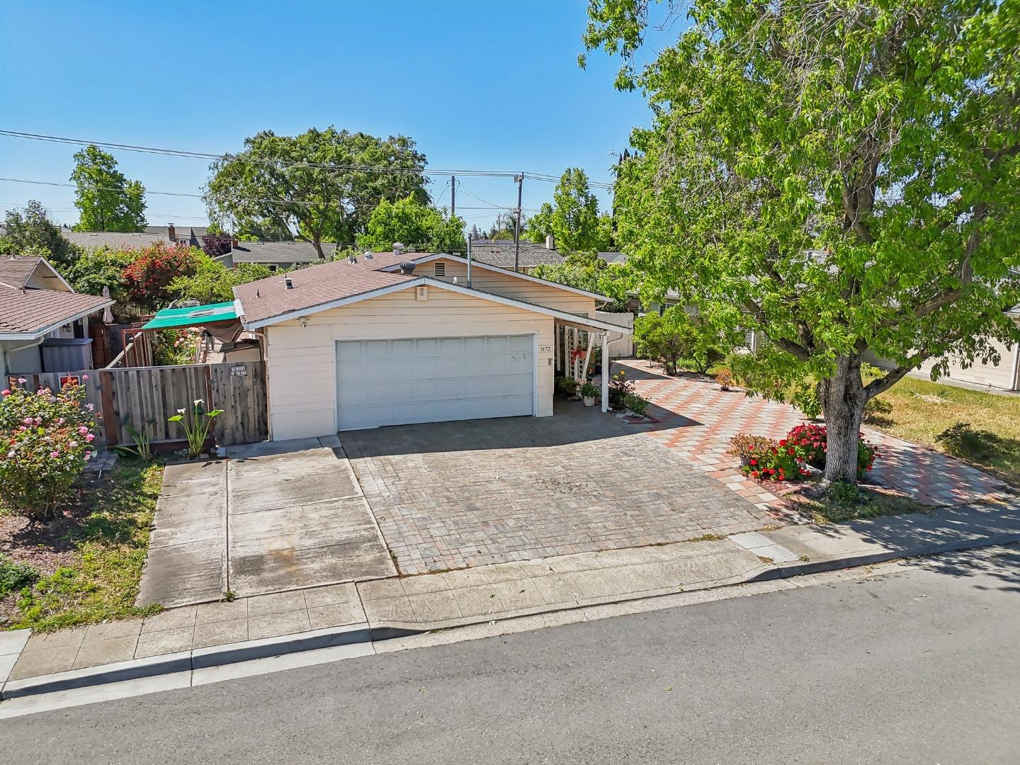 Detail Gallery Image 2 of 31 For 1672 Edsel Dr, Milpitas,  CA 95035 - 3 Beds | 2 Baths