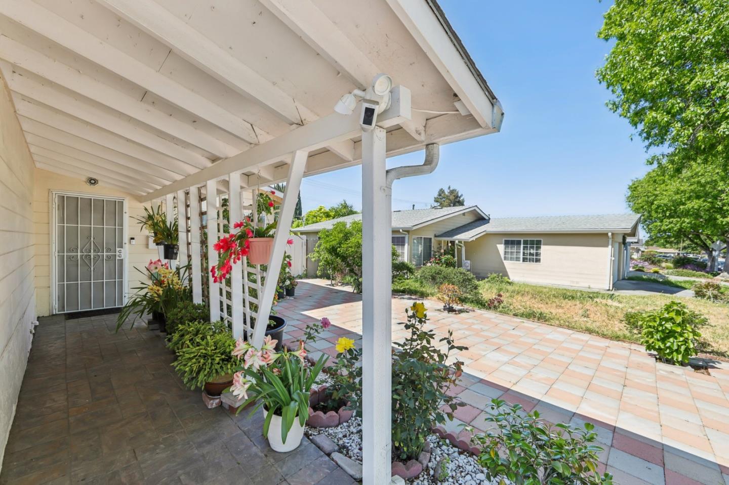 Detail Gallery Image 4 of 31 For 1672 Edsel Dr, Milpitas,  CA 95035 - 3 Beds | 2 Baths