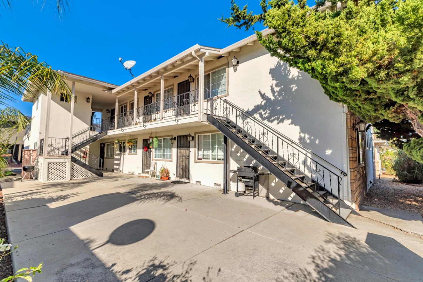 Detail Gallery Image 3 of 17 For 184 Roxbury St, Santa Clara,  CA 95050 - – Beds | – Baths