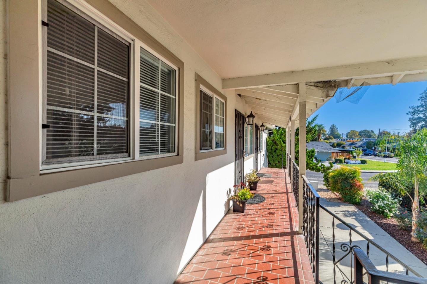 Detail Gallery Image 5 of 17 For 184 Roxbury St, Santa Clara,  CA 95050 - – Beds | – Baths
