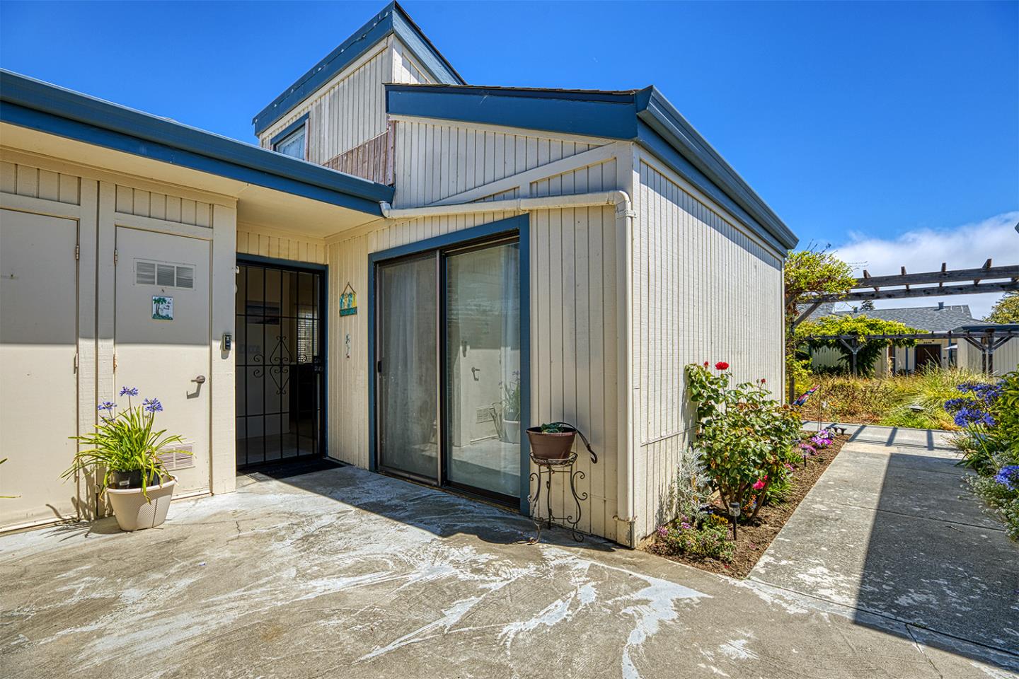 Detail Gallery Image 2 of 14 For 7th Ave, Santa Cruz,  CA 95062 - 1 Beds | 1 Baths