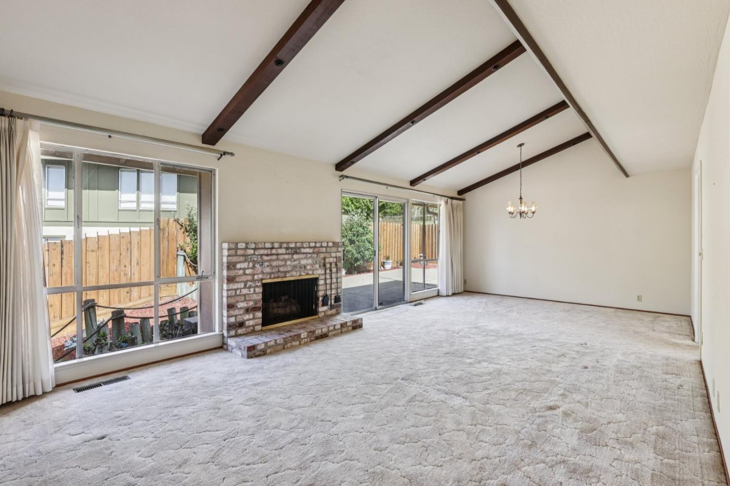 Detail Gallery Image 11 of 56 For 908 Park Pacifica Ave, Pacifica,  CA 94044 - 4 Beds | 2/1 Baths
