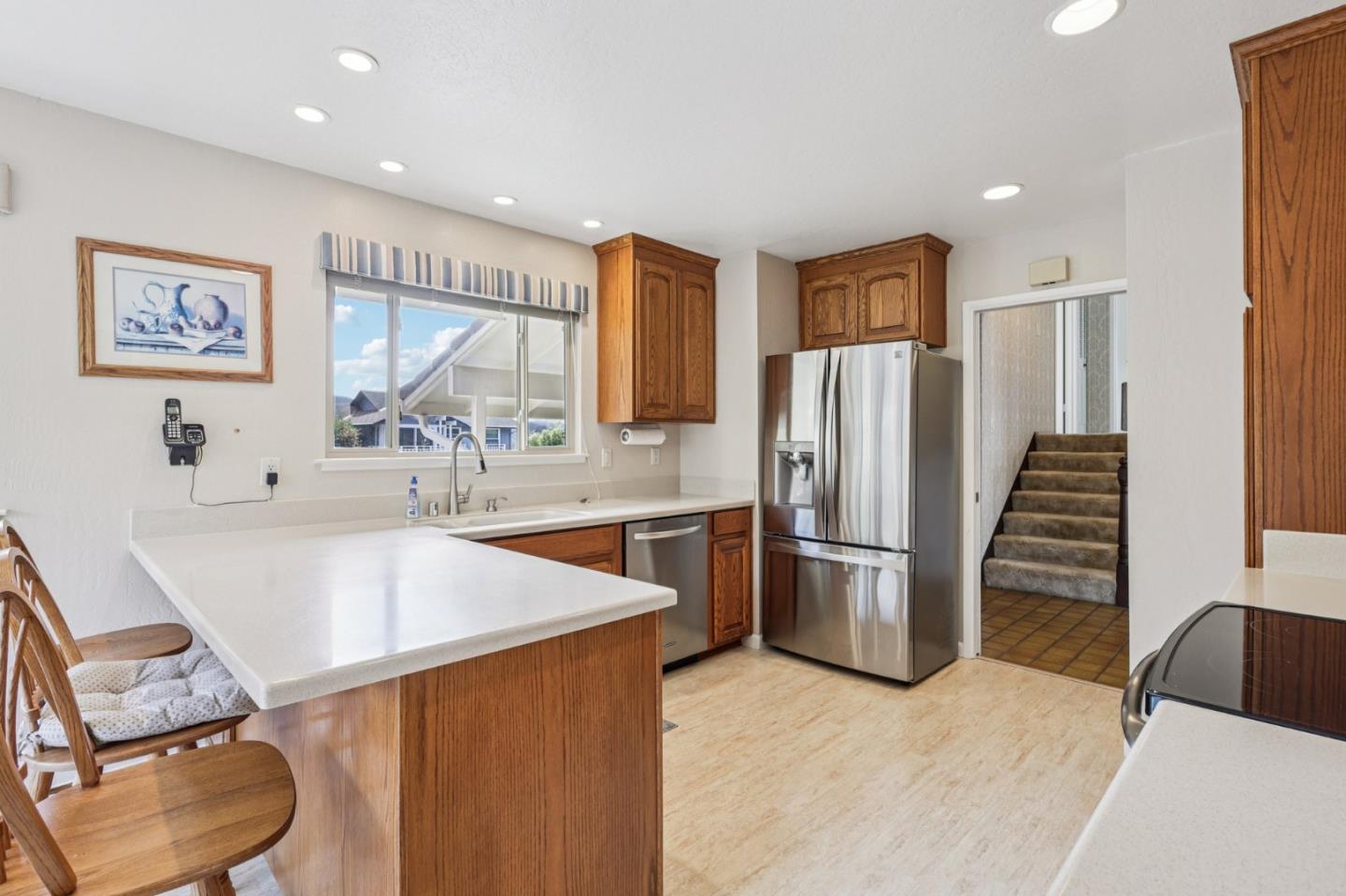 Detail Gallery Image 14 of 56 For 908 Park Pacifica Ave, Pacifica,  CA 94044 - 4 Beds | 2/1 Baths