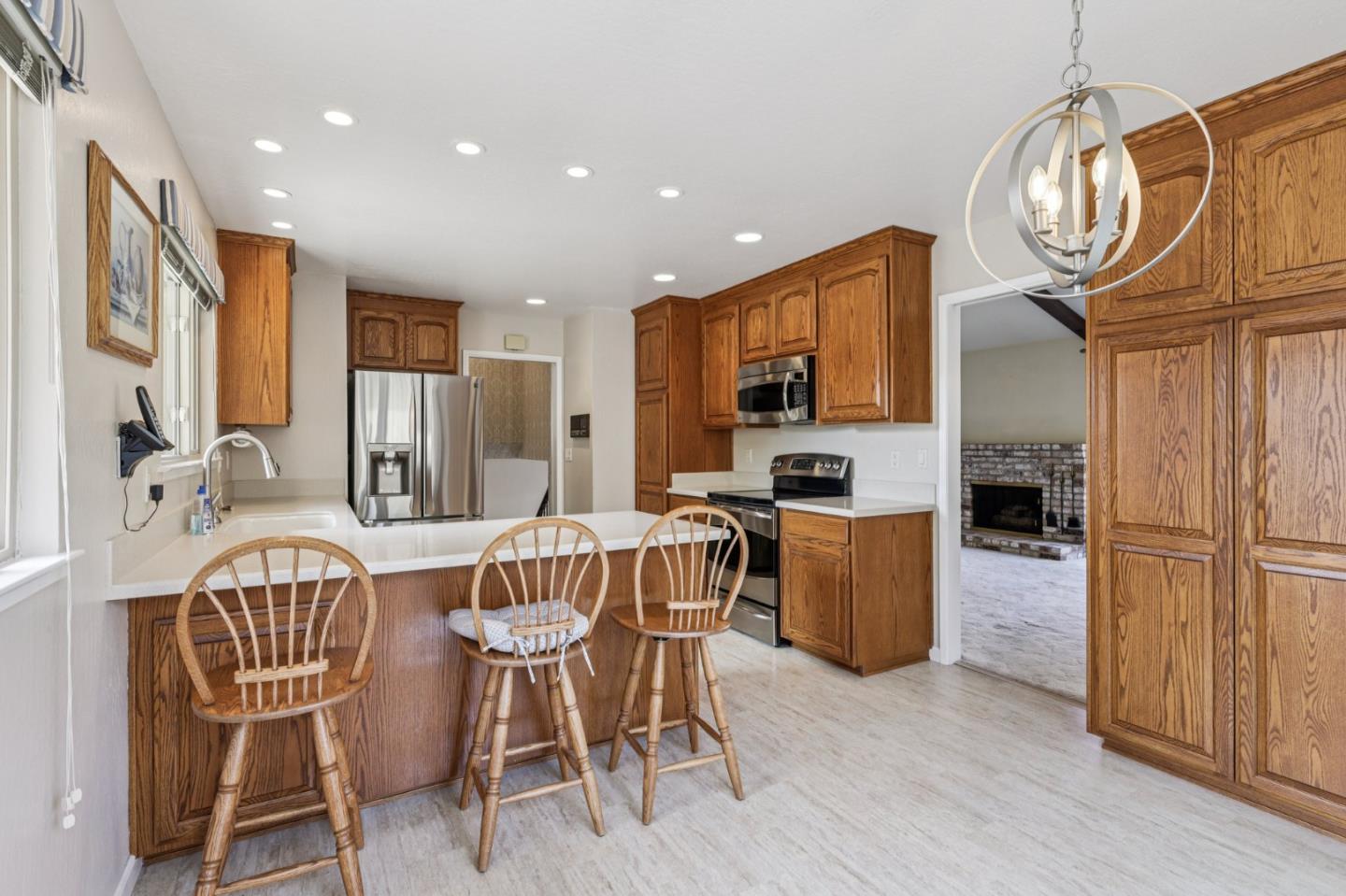Detail Gallery Image 15 of 56 For 908 Park Pacifica Ave, Pacifica,  CA 94044 - 4 Beds | 2/1 Baths