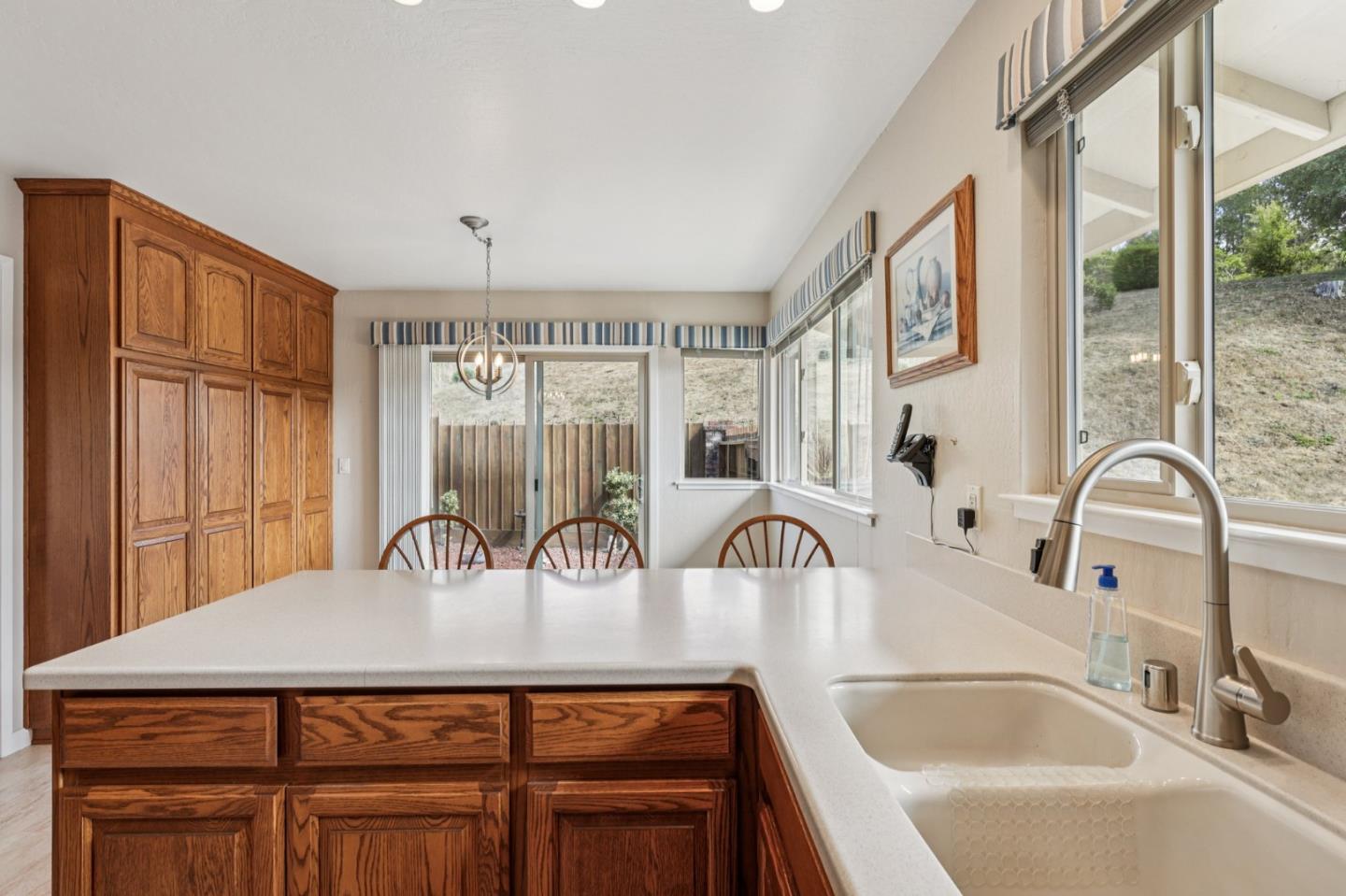 Detail Gallery Image 19 of 56 For 908 Park Pacifica Ave, Pacifica,  CA 94044 - 4 Beds | 2/1 Baths