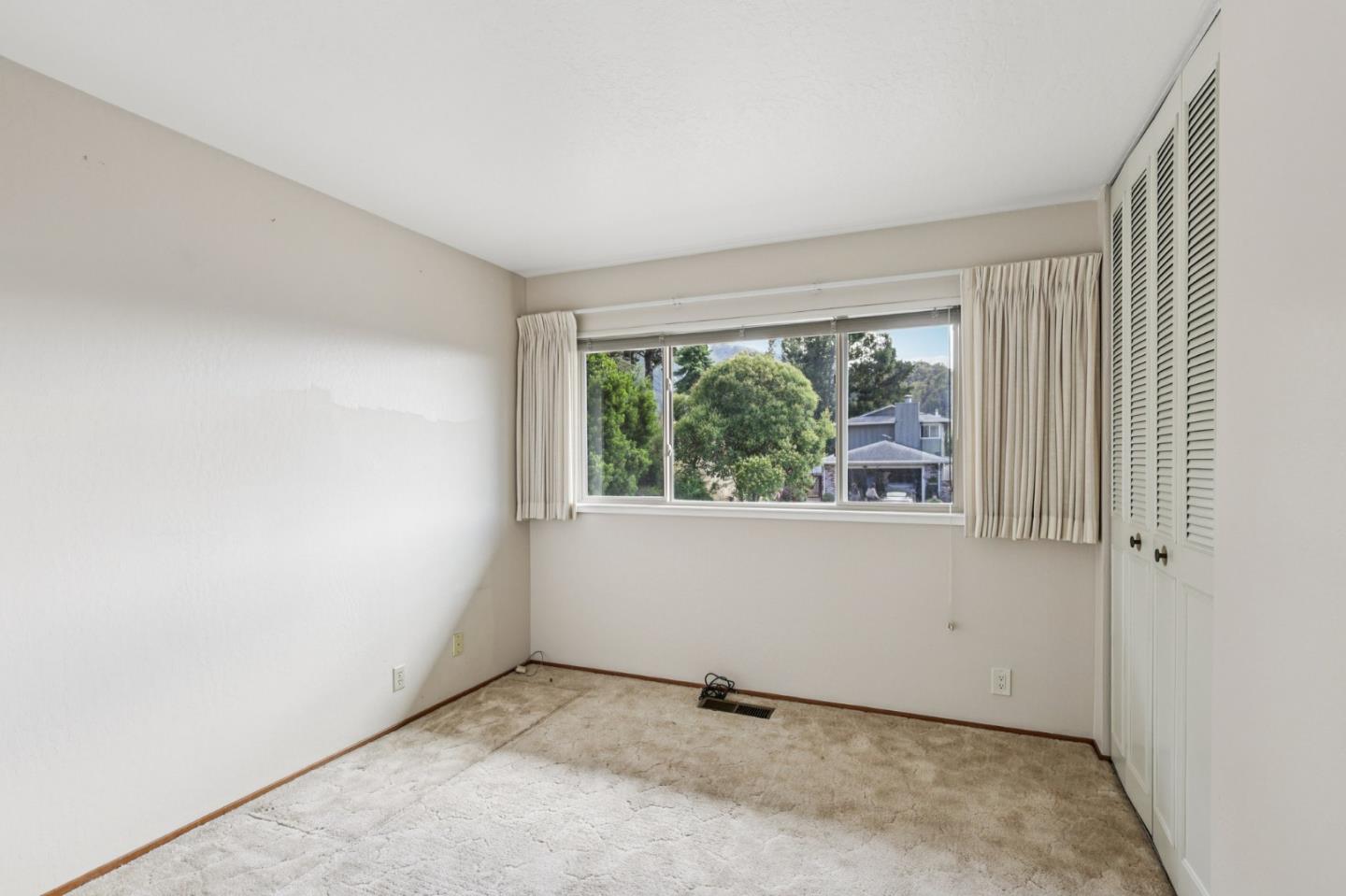 Detail Gallery Image 20 of 56 For 908 Park Pacifica Ave, Pacifica,  CA 94044 - 4 Beds | 2/1 Baths